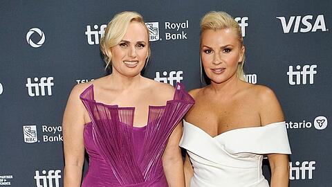 Rebel Wilson (l.) und Ramona Agruma k&ouml;nnen sich &uuml;ber ihr zweites Kind freuen.