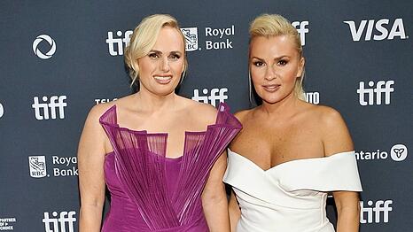 Rebel Wilson (l.) und Ramona Agruma k&ouml;nnen sich &uuml;ber ihr zweites Kind freuen.