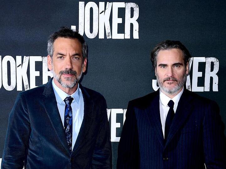 Der Regisseur und sein "Joker": Todd Phillips (l) und Joaquin Phoenix.