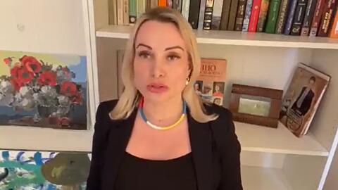 "Wir, die russischen Menschen, können denken und sind klug. Es liegt nur an uns, diesen ganzen Wahnsinn zu beenden. Geht demonstrieren. Fürchtet nichts. Sie können uns nicht alle einsperren", sagt Marina Owsjannikowa.