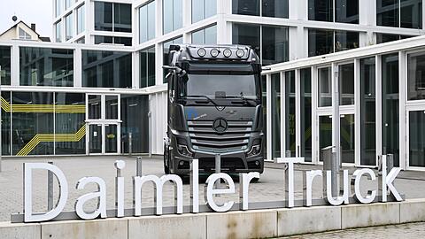 Daimler Truck verzeichnet Gewinneinbruch im vergangenen Jahr. (Archivbild)