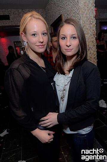 Das neue Jahr kann kommen! Im Crown's Club ist alles angerichtet für einen heißen Neujahrstanz. Mehr Bilder unter: www.nachtagenten.de