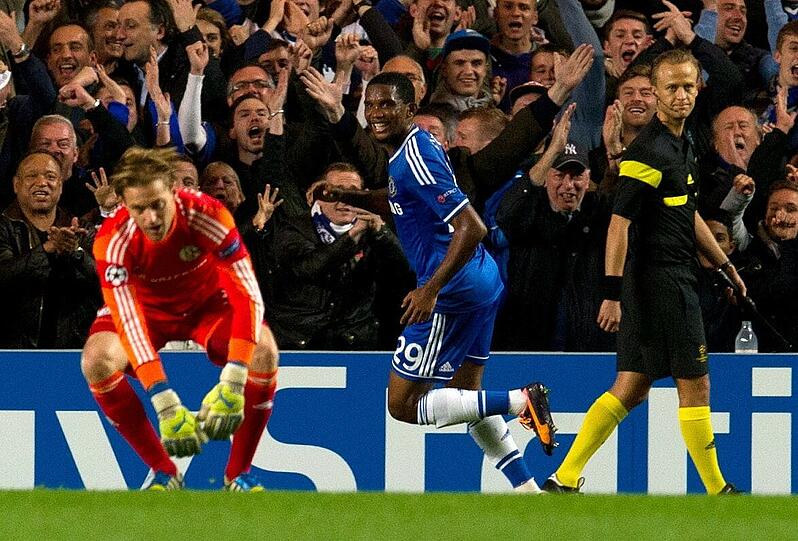Timo Hildebrand (l.) patzte beim Schalke 0:3 beim FC Chelsea schwer.