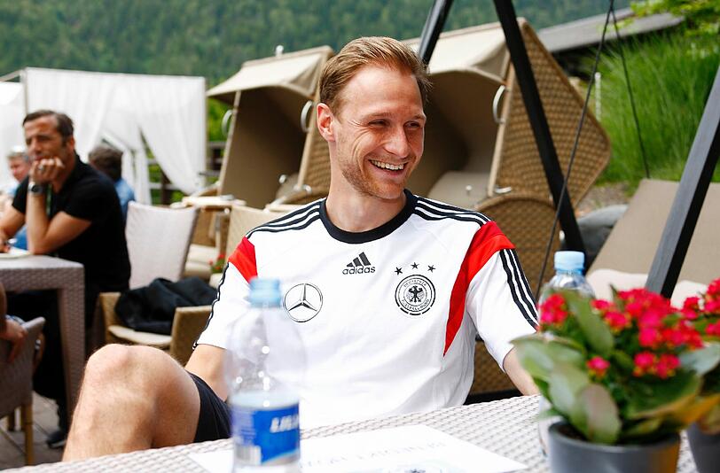 Benedikt Höwedes: 50%. Auch der Schalker galt als einer der Streichkandidaten, da er sich wegen einer schweren Muskelverletzung durch die Rückrunde (nur sieben Einsätze) quälte. Dürfte nur schwer auf Einsätze in Brasilien kommen, da müssten schon mehrere Rechts- und Innenverteidiger ausfallen.
