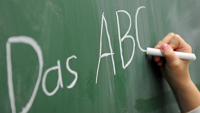 Viele Grundschüler in Bayern leiden unter einer Lese- oder Rechenschwäche. (Symbolbild) Viele Grundschüler in Bayern leiden unter einer Lese- oder Rechenschwäche. (Symbolbild)