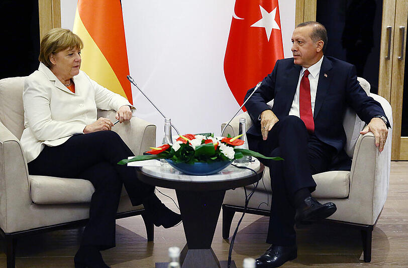 Kanzlerin Merkel beim einem früheren Treffen mit dem türkischen Präsidenten Erdogan in Ankara.