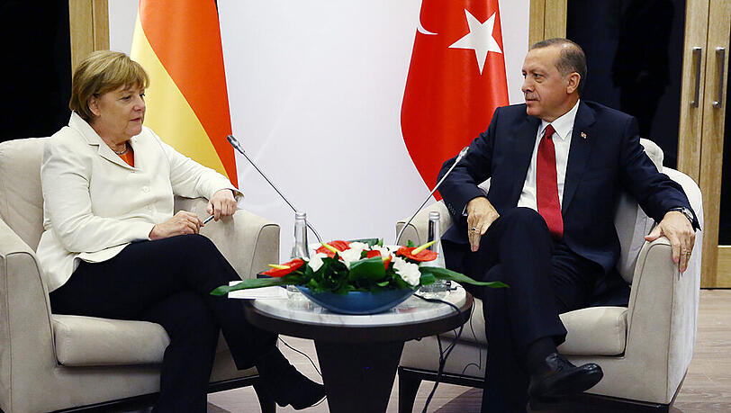 Kanzlerin Merkel beim einem früheren Treffen mit dem türkischen Präsidenten Erdogan in Ankara. Kanzlerin Merkel beim einem früheren Treffen mit dem türkischen Präsidenten Erdogan in Ankara.