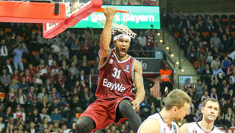 Gemeinsam mit Jared Cunningham war Devin Booker bester Werfer der Bayern. Die beiden kamen gegen Vilnius auf je 18 Punkte. Gemeinsam mit Jared Cunningham war Devin Booker bester Werfer der Bayern. Die beiden kamen gegen Vilnius auf je 18 Punkte.