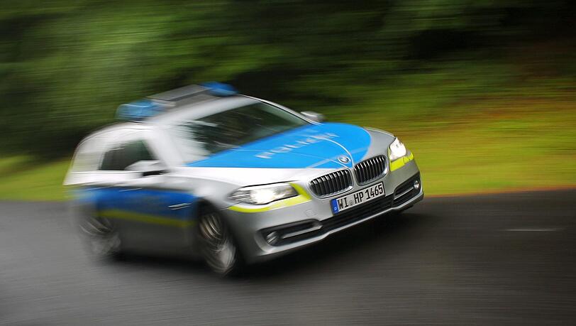 In Moosinning wurde am Dienstag eine Tankstelle überfallen. Die Fahndung der Polizei blieb bisher ergebnislos. (Symbolfoto) In Moosinning wurde am Dienstag eine Tankstelle überfallen. Die Fahndung der Polizei blieb bisher ergebnislos. (Symbolfoto)
