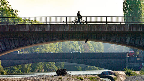 An der Reichenbachbrücke sollen zwei neue Popup-Radstreifen entstehen.