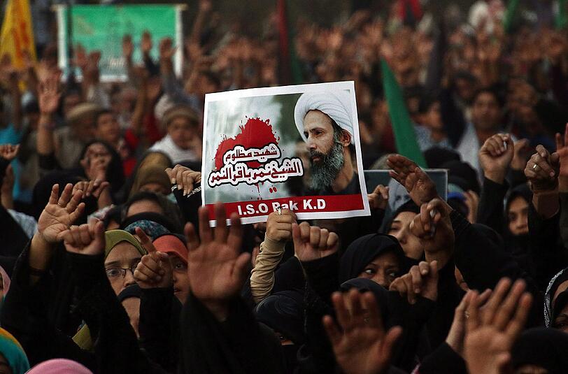 Saudi-Arabien hatte im Zuge einer Massenhinrichtung von 47 Menschen wegen Terrorismusvorwürfen am Samstag auch den bekannten schiitischen Kleriker Nimr al-Nimr exekutiert. Dies verschärfte die Spannungen zwischen beiden Staaten massiv.