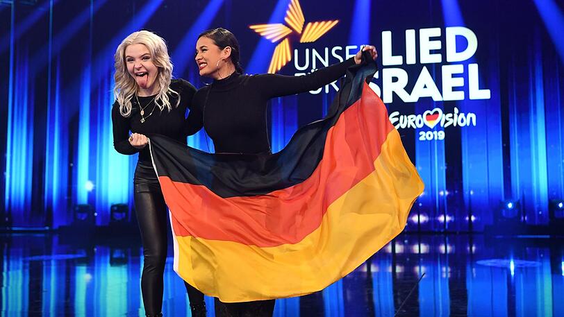 Das Duo "S!sters" will mit ihrem Auftritt "Frauenpower" vermitteln.