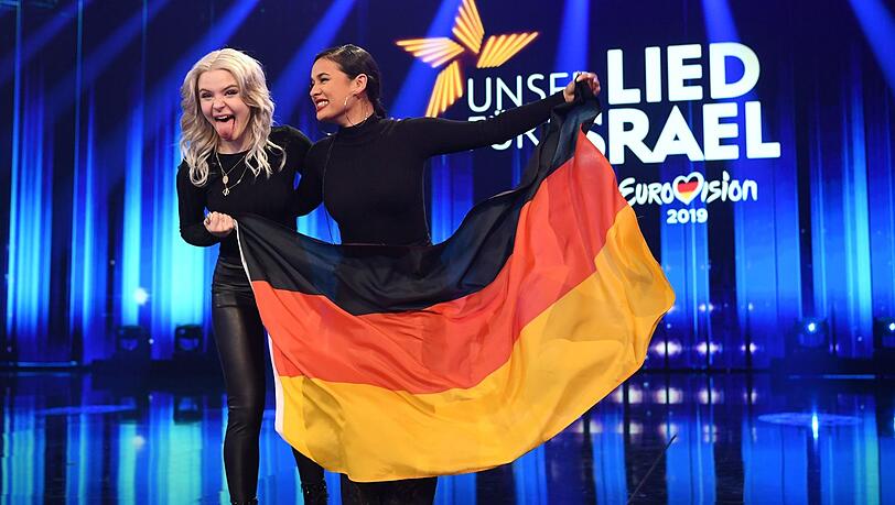 Das Duo "S!sters" will mit ihrem Auftritt "Frauenpower" vermitteln. Das Duo "S!sters" will mit ihrem Auftritt "Frauenpower" vermitteln.