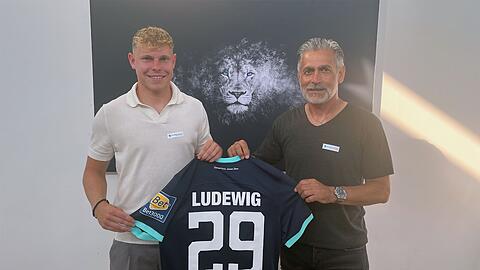 Maurizio Jacobacci (re.) und Neuzugang Kilian Ludewig.
