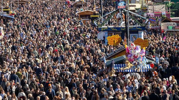 Gleich an zwei Tagen musste die Wiesn wegen &Uuml;berf&uuml;llung geschlossen werden.