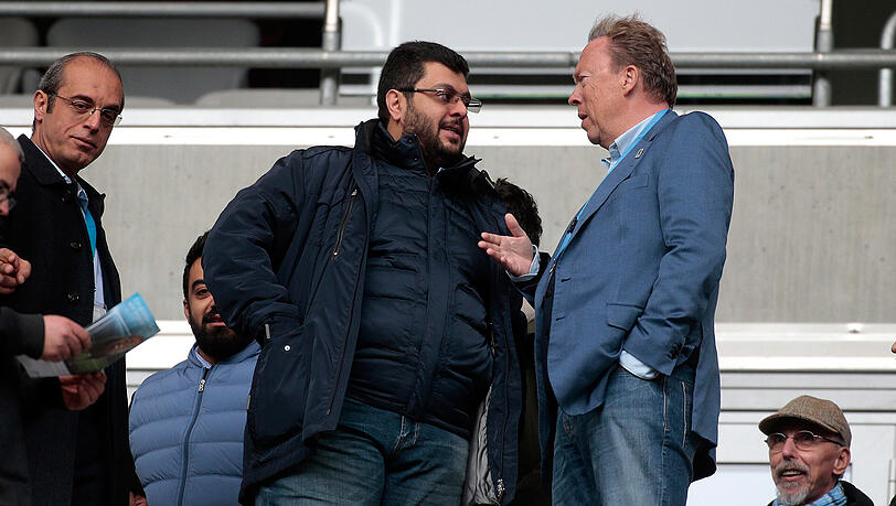 Verfolgten die Partie im Stadion: Interimsgeschäftsführer Anthony Power (l), Hasan Ismaik und Präsident Peter Cassalette (r). Verfolgten die Partie im Stadion: Interimsgeschäftsführer Anthony Power (l), Hasan Ismaik und Präsident Peter Cassalette (r).