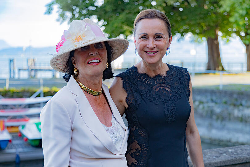 Sybille Mang mit Vera Niefer