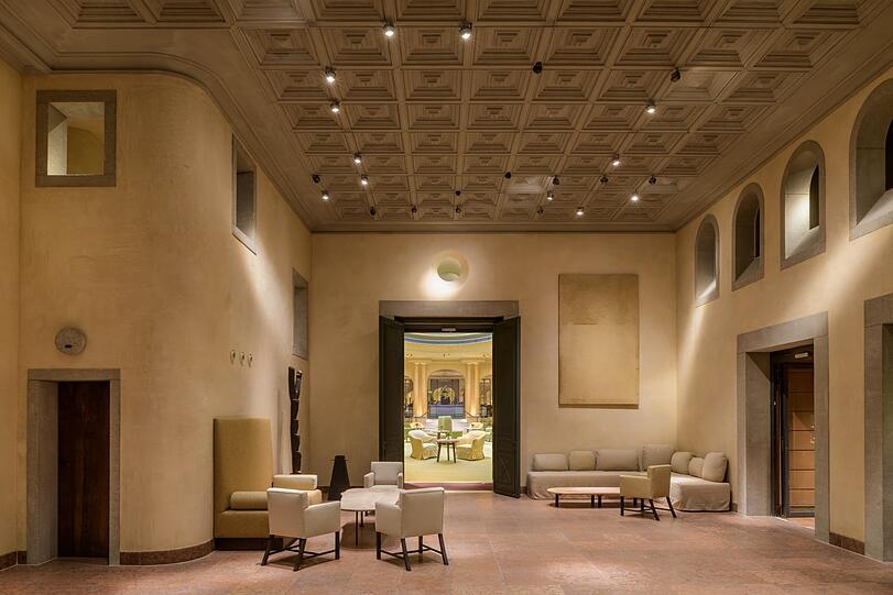 Modern, ruhig, imposant: So präsentiert sich die neu gestaltete Lobby des Bayerischen Hofs. Modern, ruhig, imposant: So präsentiert sich die neu gestaltete Lobby des Bayerischen Hofs.