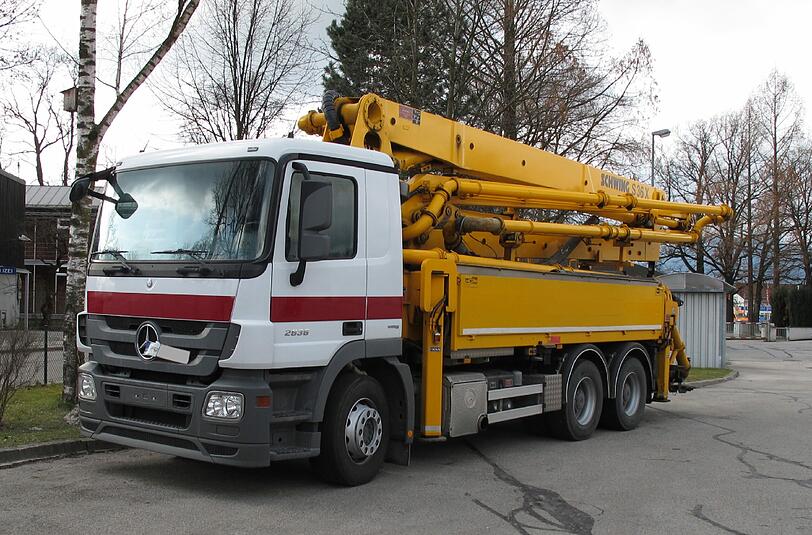 Diese fahrbare Betonpumpe wurde geklaut. Sie sollte nach Dubai verschifft werden.
