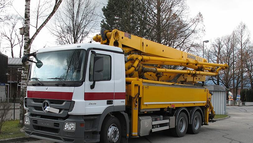 Diese fahrbare Betonpumpe wurde geklaut. Sie sollte nach Dubai verschifft werden. Diese fahrbare Betonpumpe wurde geklaut. Sie sollte nach Dubai verschifft werden.