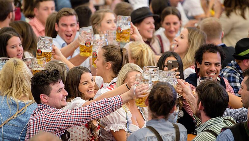 Die schönsten Bilder vom ersten Wiesn-Tag 2019. Die schönsten Bilder vom ersten Wiesn-Tag 2019.