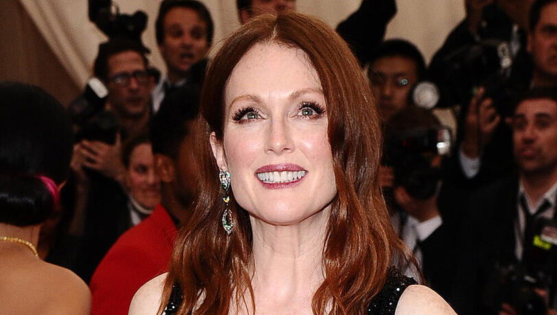 Rote Pracht: Julianne Moore im Mai in New York bei einer Gala zum Thema chinesische Mode Rote Pracht: Julianne Moore im Mai in New York bei einer Gala zum Thema chinesische Mode