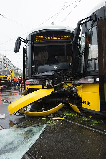 Frontalcrash zweier Trambahnen in Berlin