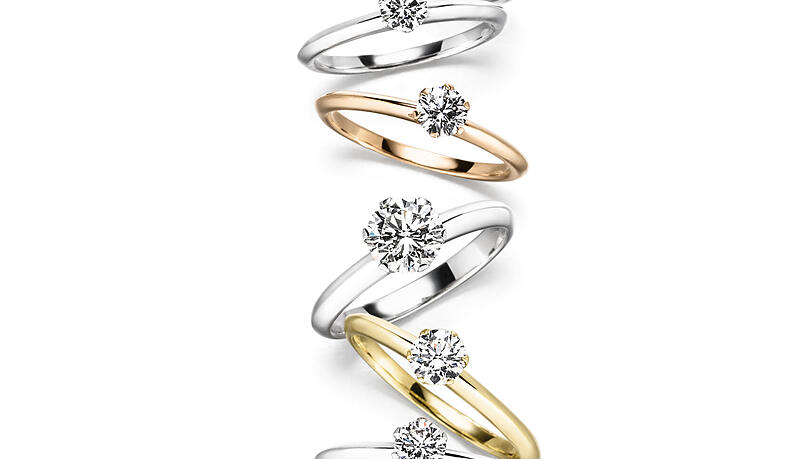 "Fridrich Solitäre“ aus dem hauseigenen Goldschmiede-Atelier Fridrich. "Fridrich Solitäre“ aus dem hauseigenen Goldschmiede-Atelier Fridrich.