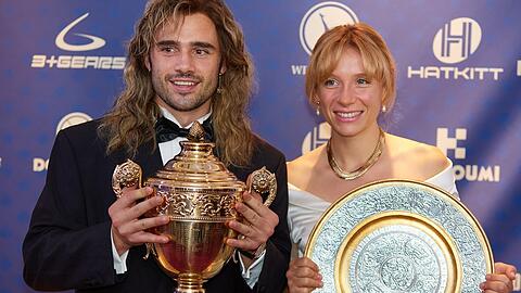 Perfektes Match: Toby Sebastian als Andre Agassi und Lena Klenke als Steffi Graf.