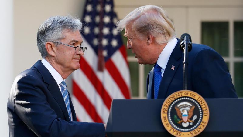 Ein Bild aus besseren Tagen: US-Präsident Donald Trump und der heutige Fed-Chef Jerome Powell (l) nach dessen Nominierung im November 2017. Ein Bild aus besseren Tagen: US-Präsident Donald Trump und der heutige Fed-Chef Jerome Powell (l) nach dessen Nominierung im November 2017.