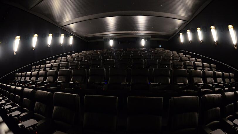 Luxus für die Allgemeinheit: Alle sieben Cinemaxx-Säle am Isartor sind jetzt mit Ledersitzen ausgestattet. Luxus für die Allgemeinheit: Alle sieben Cinemaxx-Säle am Isartor sind jetzt mit Ledersitzen ausgestattet.