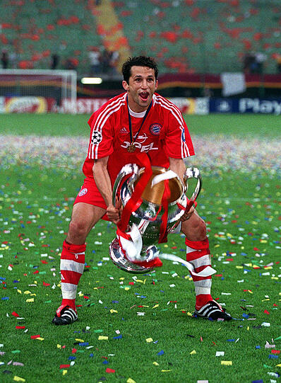 Hasan Salihamidzic war ein unermüdlicher Kämpfer. Im Finale verwandelte er seinen Elfmeter sicher. Salihamidzic ist immer noch der ausländische Spieler mit den meisten Spielen für den FC Bayern.
