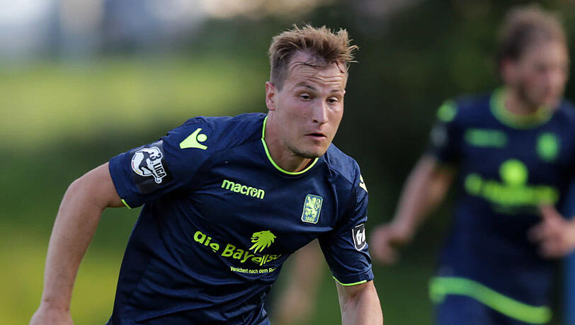 Die neue Nummer 19 der Löwen, ein Zehner: Alessandro Abruscia, Neuzugang von den Stuttgarter Kickers. Die neue Nummer 19 der Löwen, ein Zehner: Alessandro Abruscia, Neuzugang von den Stuttgarter Kickers.