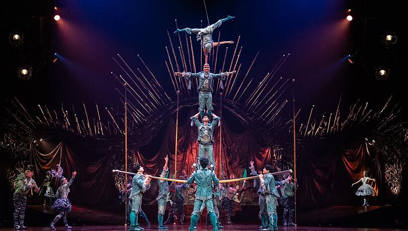 Die Schwerkraft scheint für die Zeit der Show außer Kraft gesetzt zu sein. Die Schwerkraft scheint für die Zeit der Show außer Kraft gesetzt zu sein.