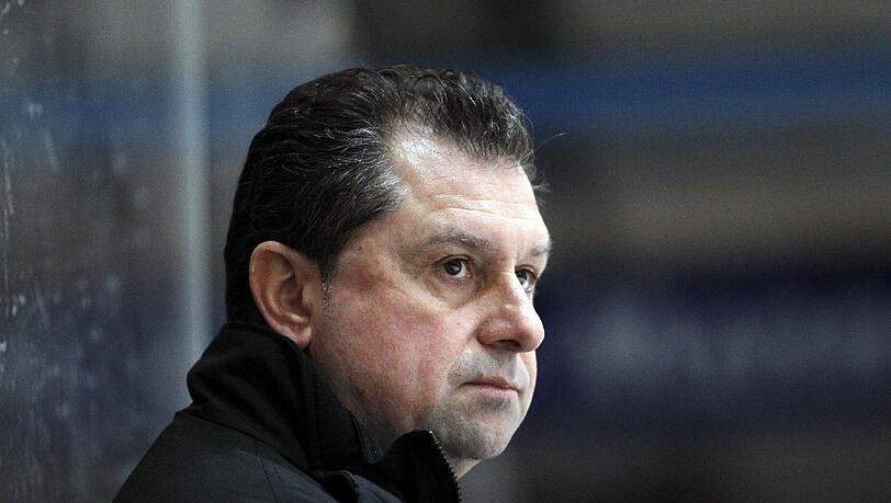 Bernie Englbrecht, der Co-Trainer der Straubing Tigers, war in eine Auseinandersetzung verwickelt. Bernie Englbrecht, der Co-Trainer der Straubing Tigers, war in eine Auseinandersetzung verwickelt.