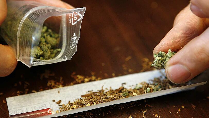 Vor allem Marihuana ist bei Jugendlichen nach wie vor sehr beliebt. Vor allem Marihuana ist bei Jugendlichen nach wie vor sehr beliebt.