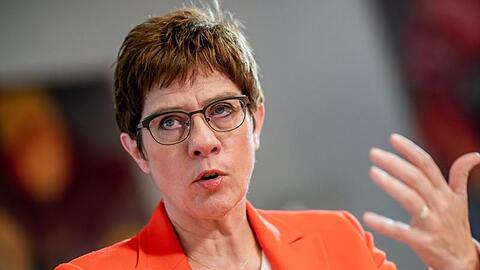 Laut Verteidigungsministerin Annegret Kramp-Karrenbauer beeinträchtigt die Situation in Syrien die Sicherheitsinteressen Europas und Deutschlands massiv.