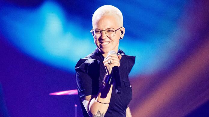 So schaut Stefanie Heinzmann aktuell nicht mehr aus. Die Sängerin hat sich an einen neuen, außergewöhnlichen Look getraut. (Archivbild)