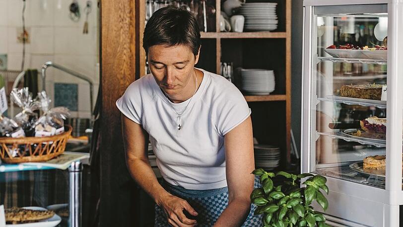 Zeitreise: Das Café Käthe in der Gebsattelstraße heißt nach dem früheren Tante-Emma-Laden. Inhaberin Vera backt die glutenfreien Kuchen Zeitreise: Das Café Käthe in der Gebsattelstraße heißt nach dem früheren Tante-Emma-Laden. Inhaberin Vera backt die glutenfreien Kuchen