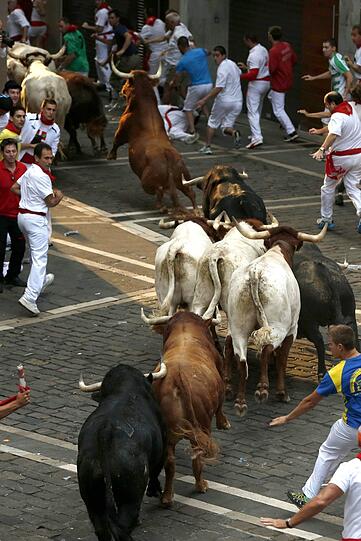 Stierhatz brutal: Aktuelle Bilder aus Pamplona.