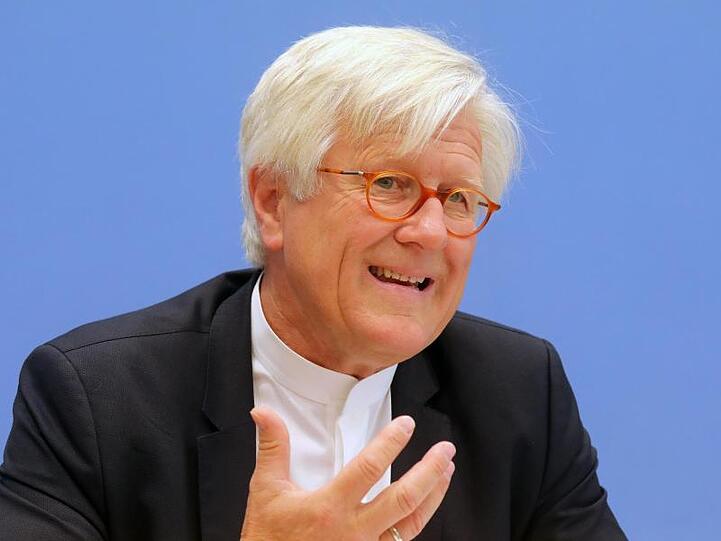 Heinrich Bedford-Strohm, Ratsvorsitzender der Evangelischen Kirche in Deutschland (EKD), vor der Presse. Foto: Wolfgang Kumm/dpa