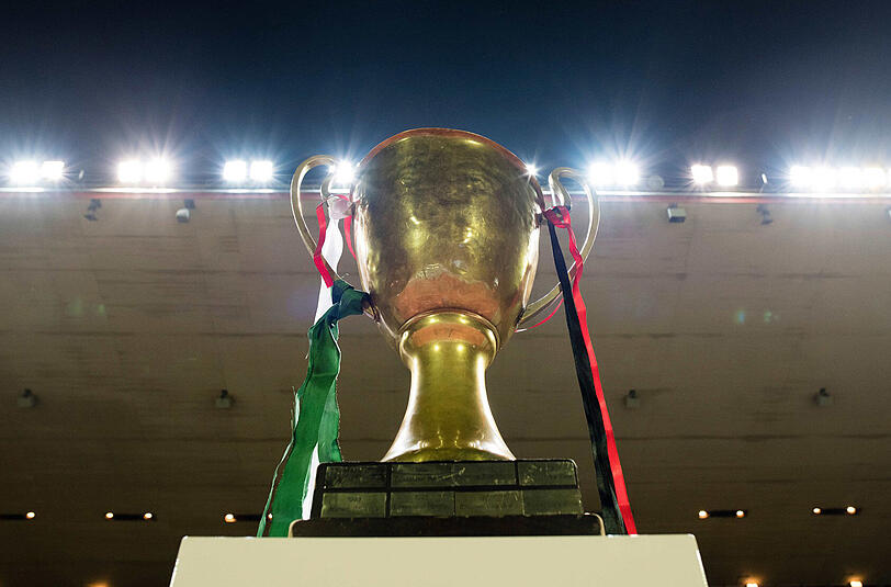 Der Pokal für den German-Bowl-Sieger bleibt in Braunschweig.