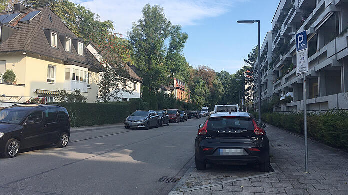 Das neue Schild in der Münchner Straße.