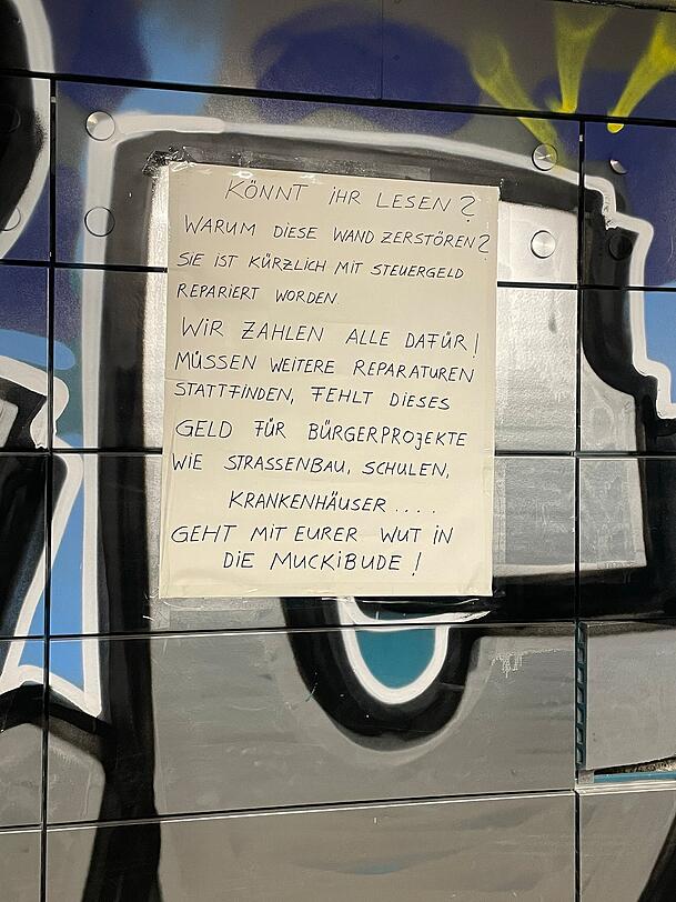 Dieser "Wutbrief" wurde in die Unterführung Otkerstraße/Tegernseer Landstraße geklebt. Dieser "Wutbrief" wurde in die Unterführung Otkerstraße/Tegernseer Landstraße geklebt.