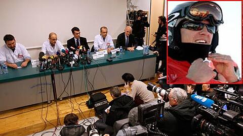 Das Ärzteteam in Grenoble gibt vor der interantionalen Presse Auskunft über den Gesundheitszustand von Michael Schumacher.