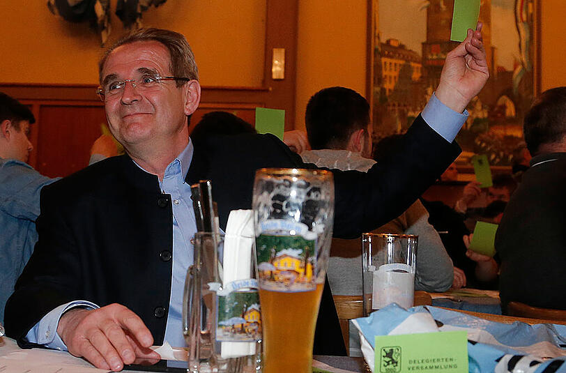 Erich Meidert auf der ausserordentlichen Delegiertenversammlung des TSV 1860 von 2013.