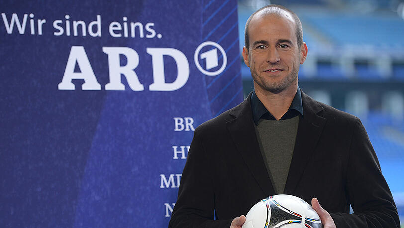 Endlich rollt der Ball wieder: Die Bundesliga startet mit SC Freiburg gegen FC Bayern München. Hier lesen Sie, wo die Partie live übertragen wird. Endlich rollt der Ball wieder: Die Bundesliga startet mit SC Freiburg gegen FC Bayern München. Hier lesen Sie, wo die Partie live übertragen wird.
