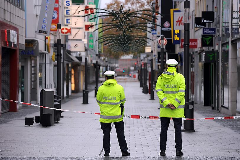Ob auch wirklich alle Bürger die Gefahrenzone verlassen hatten, wurde in einem Kontrollgang überprüft.