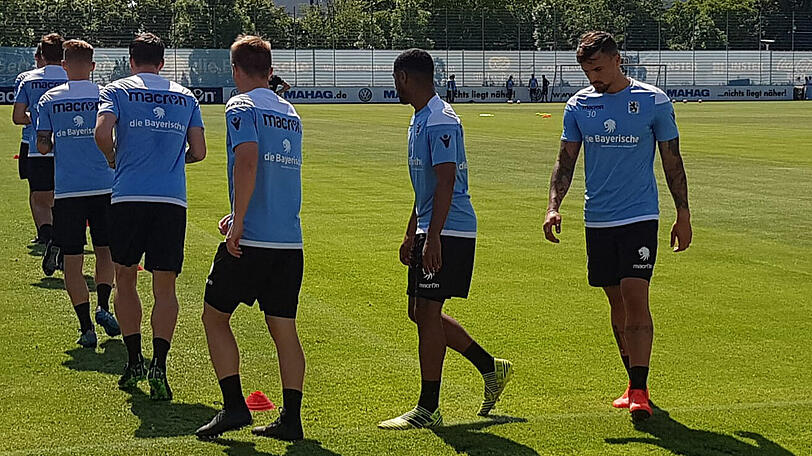 Stürmt er bald für den TSV 1860? Sascha Marinkovic (re.).