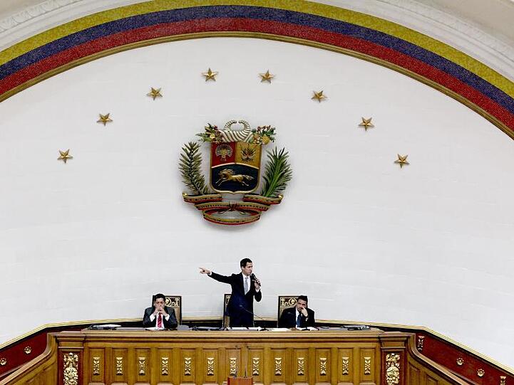 Durch den Entzug der parlamentarischen Immunität droht Juan Guaidó die Verhaftung.